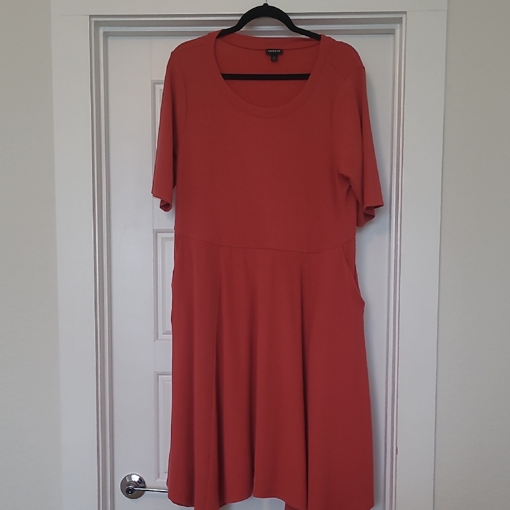 Orange A-Line Midi Dress with Crew Neck and Short Sleeves